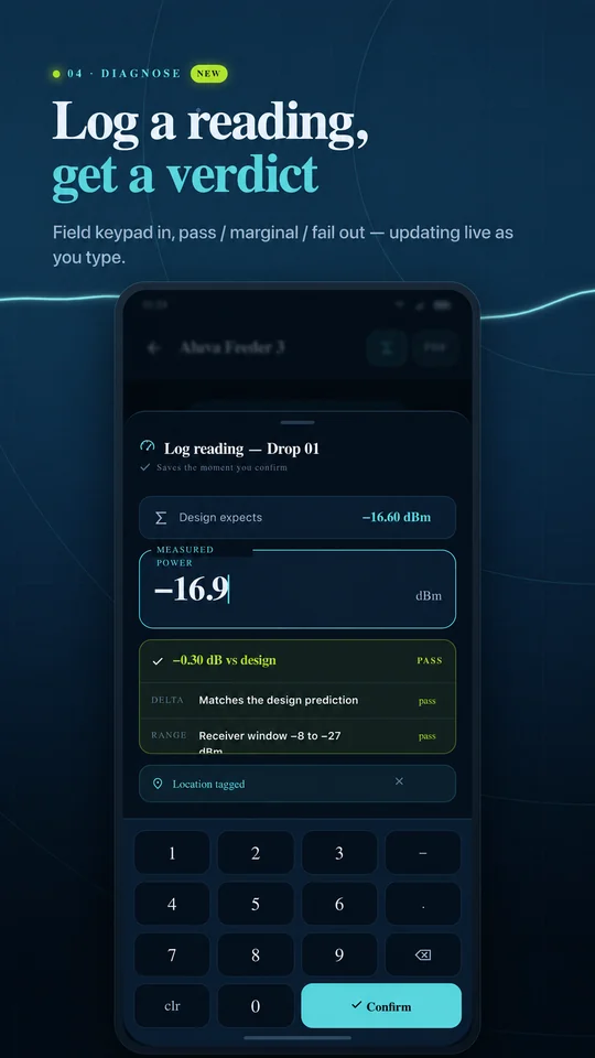FiberLink reading entry keypad with a measured power value and live pass verdict; location details removed